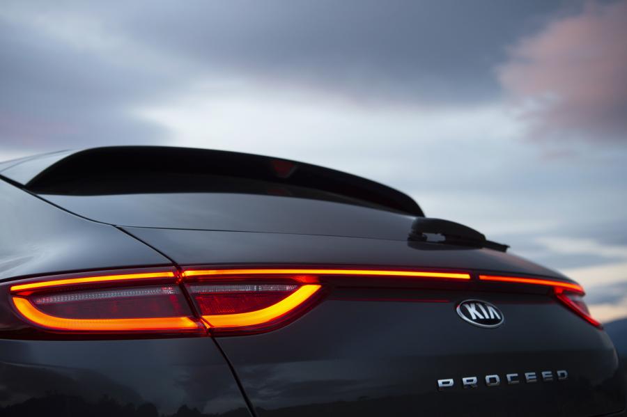 Детали экстерьера Kia ProCeed GT Line 2019 года  (UK) (фото 6 из 40)